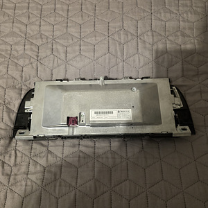 BMW F10 LCI Multimedia Monitor (2 foto / 4)