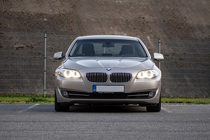 BMW 523i, F10 150KW (2 foto / 13)