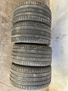 Michelin Lattude Sport 3 295/35 R21 (1 foto / 4)