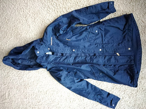 Didriksons tumesinine k/s parka, suurus 140 (1 foto / 3)