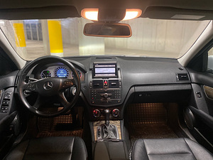 Mercedes-Benz C 220 Avantgarde HK 2.1 125kW (7 foto / 8)