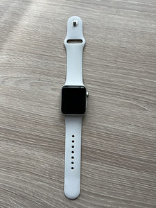 Apple Watch серии 3 38 мм