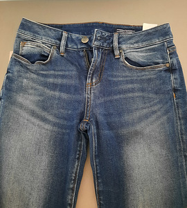 Джинсы женские (3 фото из 5)