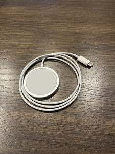 Apple MagSafe laadija (2 foto / 2)