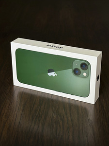 iPhone 13 128 Гб Новый (1 фото из 3)