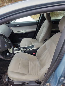 Volvo s40 1.6 80kw (5 foto / 5)