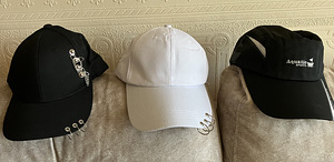 Новые бейсболки (3 фото из 5)