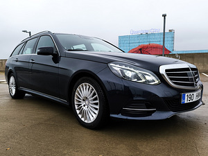Mercedes-Benz E350 4MATIC Bang&Olufsen (3 foto / 14)