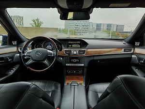 Mercedes-Benz E350 4MATIC Bang&Olufsen (9 foto / 14)
