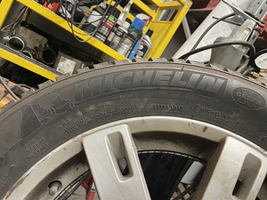Michelin lamellkummiga valuveljed (5 foto / 7)