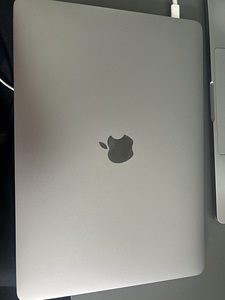 Macbook Pro 2018 250gb 8gm ram (1 foto / 4)