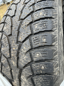 Naastrehvid Hankook WINTER I*PIKE (RW11) 255/60/R18 (4 foto / 8)