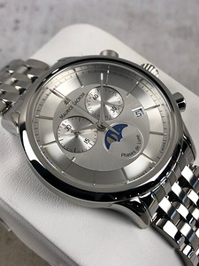 Maurice Lacroix - Les Classiques Chronograph Moonphase (1 фото из 8)