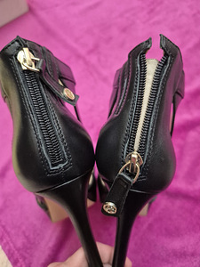 Новые туфли Guess (3 фото из 6)
