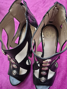 Новые туфли Guess (5 фото из 6)