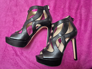 Новые туфли Guess (6 фото из 6)