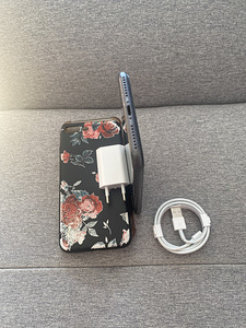 iPhone 8 Plus 64 ГБ «серый космос» (5 фото из 5)