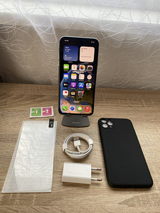 iPhone 11 Pro Max, 64 ГБ, серебристый (1 фото из 6)
