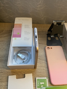 iPhone 8 64GB Heas Seisukorras, Uus Aku (6 foto / 7)