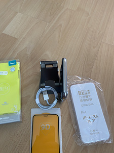 iPhone X 64GB Heas Seisukorras, Uus Aku (4 foto / 7)