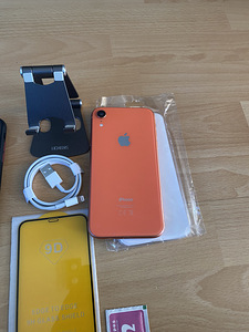 iPhone XR 128GB Heas Seisukorras (3 foto / 8)