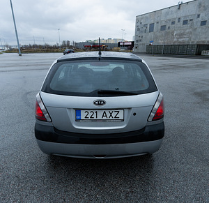 Kia Rio 1.4 71kW bensiin manuaal (7 foto / 9)