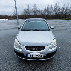 Kia Rio 1.4 (5 foto / 8)