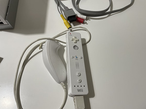 Nintendo Wii (4 foto / 4)