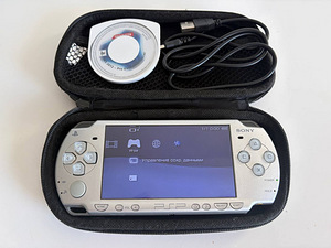 Sony PSP 2000 с кастомной прошивкой (CFW) + чехол (1 фото из 5)