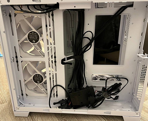 Lian Li O11 Dynamic mini snow + Lian Li uni fans (3 foto / 8)