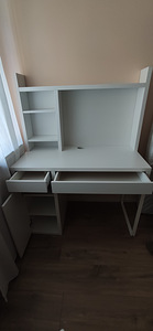Kirjutuslaud (1 foto / 2)