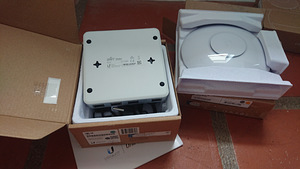 Ubiquiti USG + 2 x Unifi AP 6 Lite + EdgeRouter ER-X (10 foto / 10)