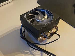 AMD Wraith Prism RGB CPU Cooler (2 foto / 4)