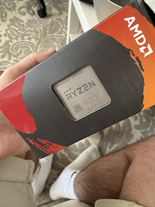 AMD Ryzen 7 5700X3D (1 foto / 2)
