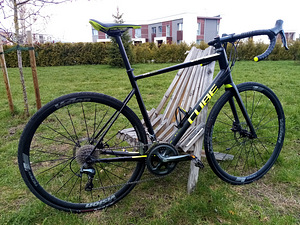 Maanteeratas CUBE ATTAIN Race Disc (1 foto / 1)