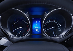 AutoRENT TOYOTA AVENSIS 2.0 DIISEL, BOLT, FORUS Takso (4 foto / 10)