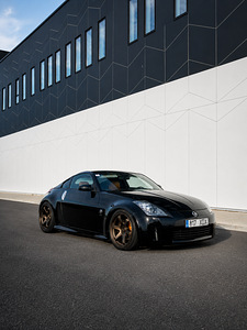 Nissan 350z (1 foto / 9)