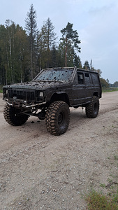 Jeep xj (1 фото из 6)