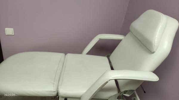 Педикюрное/ косметологическое кресло (фото #4)