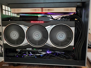 AMD Радеон РХ 6900 ХТ (1 фото из 2)