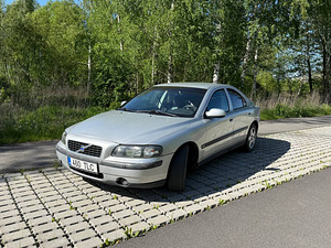 Volvo s60 (2 фото из 7)