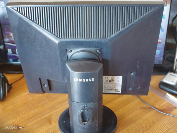 19'' LCD монитор Samsung 940N (фото #2)