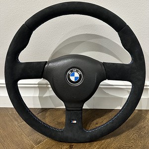 BMW Alcantara M-Tech 2 rool E30, E32 ja E34-le (1 foto / 9)