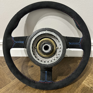 BMW Alcantara M-Tech 2 rool E30, E32 ja E34-le (9 foto / 9)
