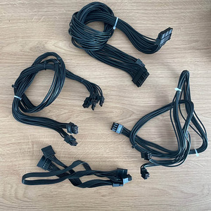 ASUS ROG Strix 1000G 1000W Gold (3 foto / 4)