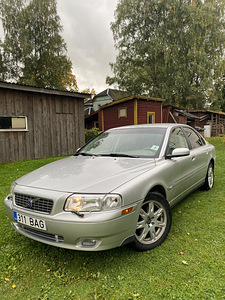 Volvo S80 2.5T AWD (2 foto / 9)