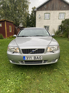 Volvo S80 2.5T AWD (3 foto / 9)
