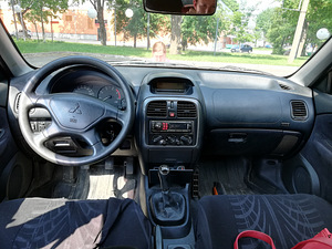 Mitsubishi carisma 2001 1.9 (5 foto / 7)