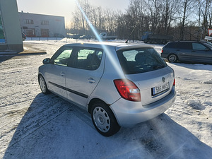 Škoda Fabia (2 foto / 7)