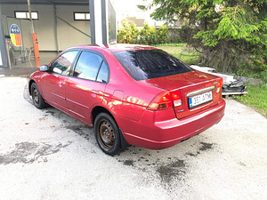 Honda Civic (4 фото из 4)